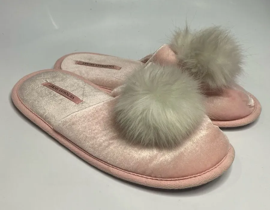 Victoria’s Secret velvet Pom slippers size large