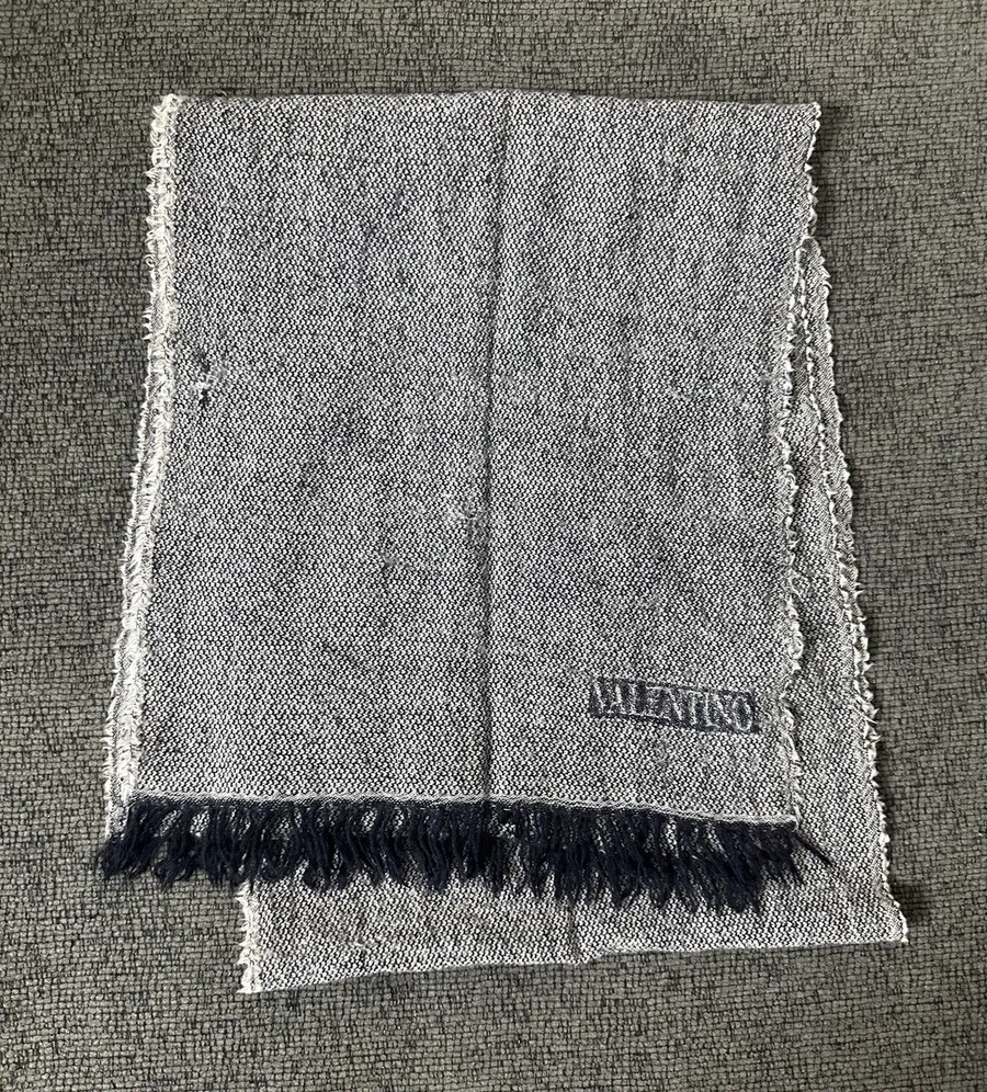Valentino 100% Wool Scarf Fringe Logo Gray Rectangular