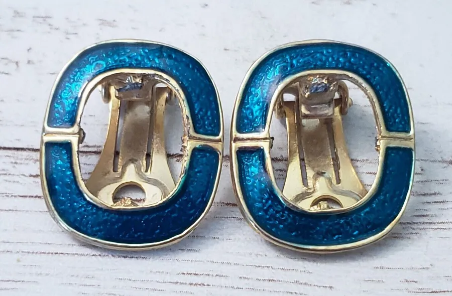 Vintage Clip On Earrings