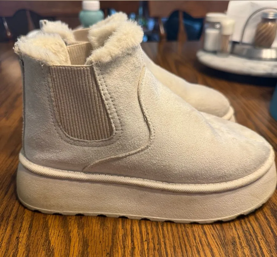Platform Chelsea boots