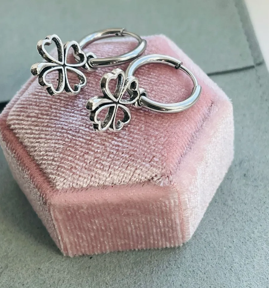 Anthropologie clover earrings