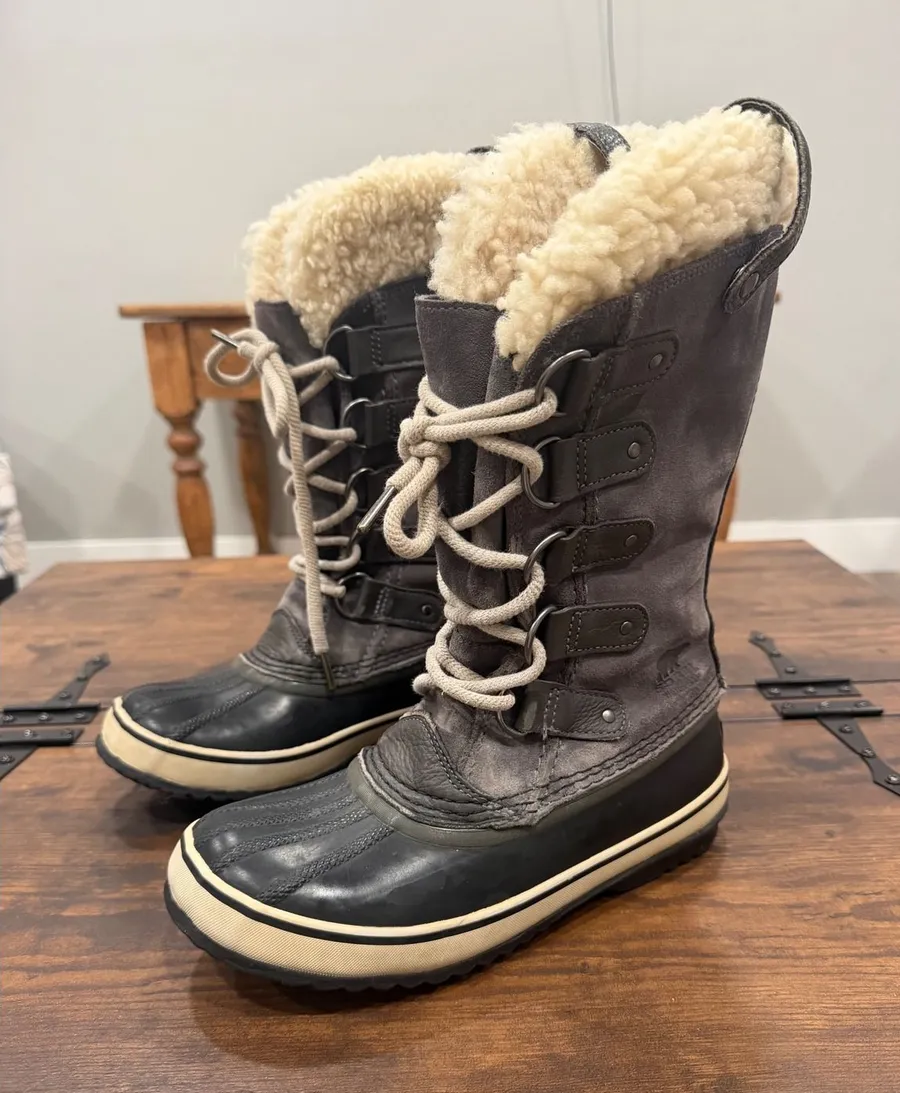 Sorel Joan of Arctic Boots Women 7 Gray Black Waterproof Faux Fur Winter Snow