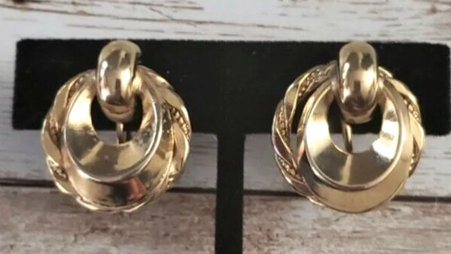 Vintage Screw On Earrings