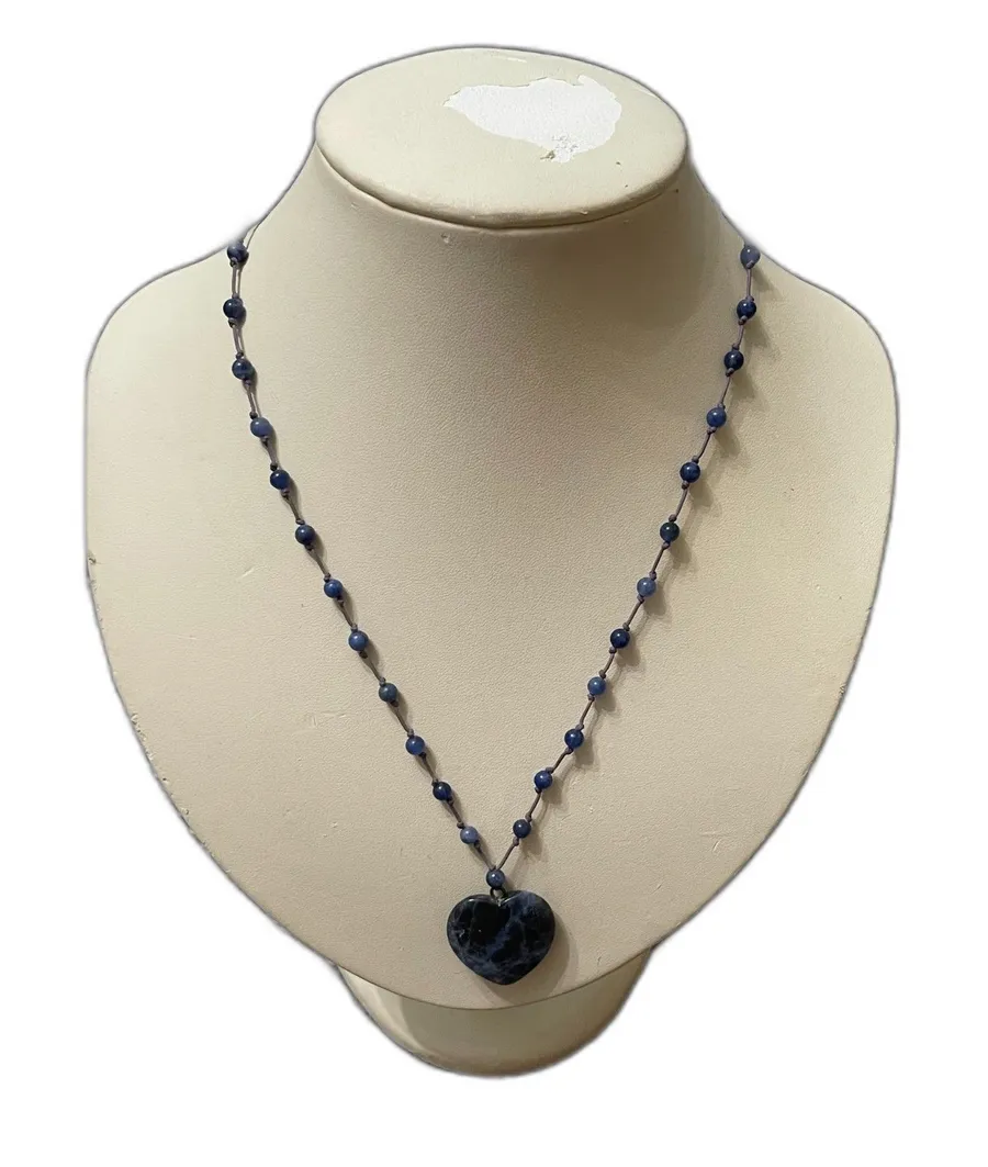 vintage Avon Blue Nina Ricci heart pendant lobster clip necklace