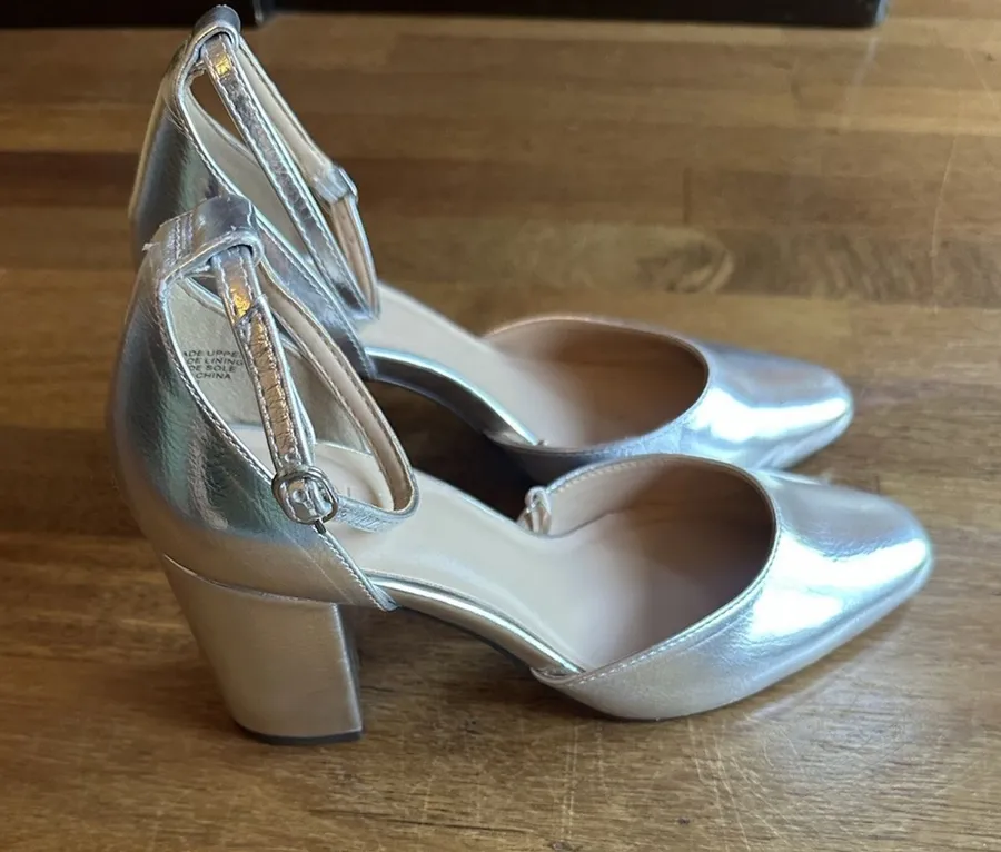 LOFT Silver Metallic Heel Ankle Strap Block Size 7.5M Round Closed Toe NEW