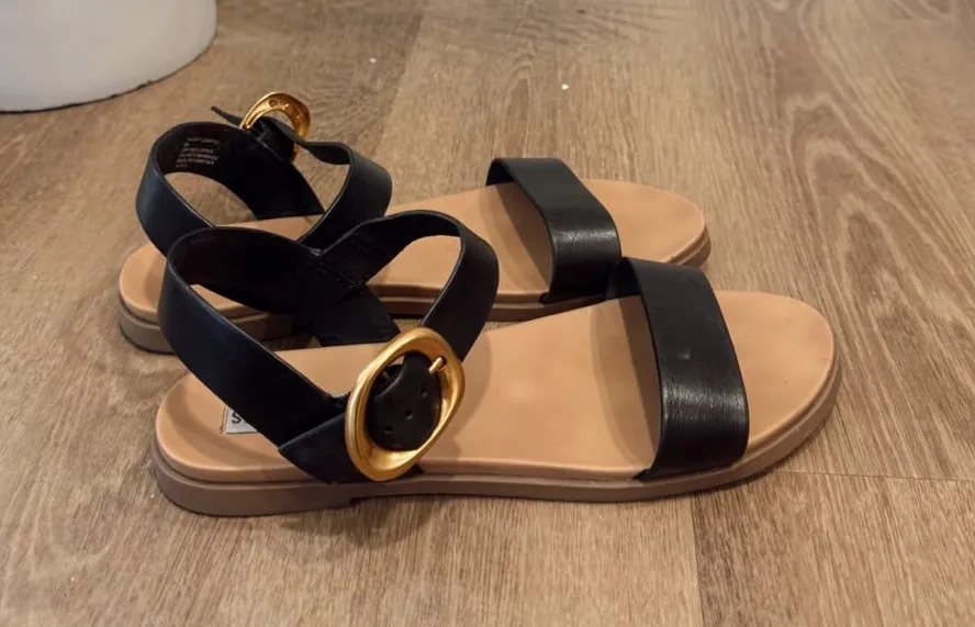 STEVE MADDEN sandals 9