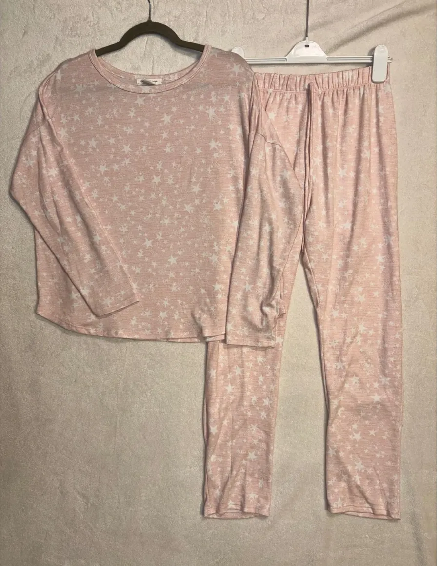 Caution To The Wind Pink Star Print Pajama Set Medium Long Sleeve Top Joggers