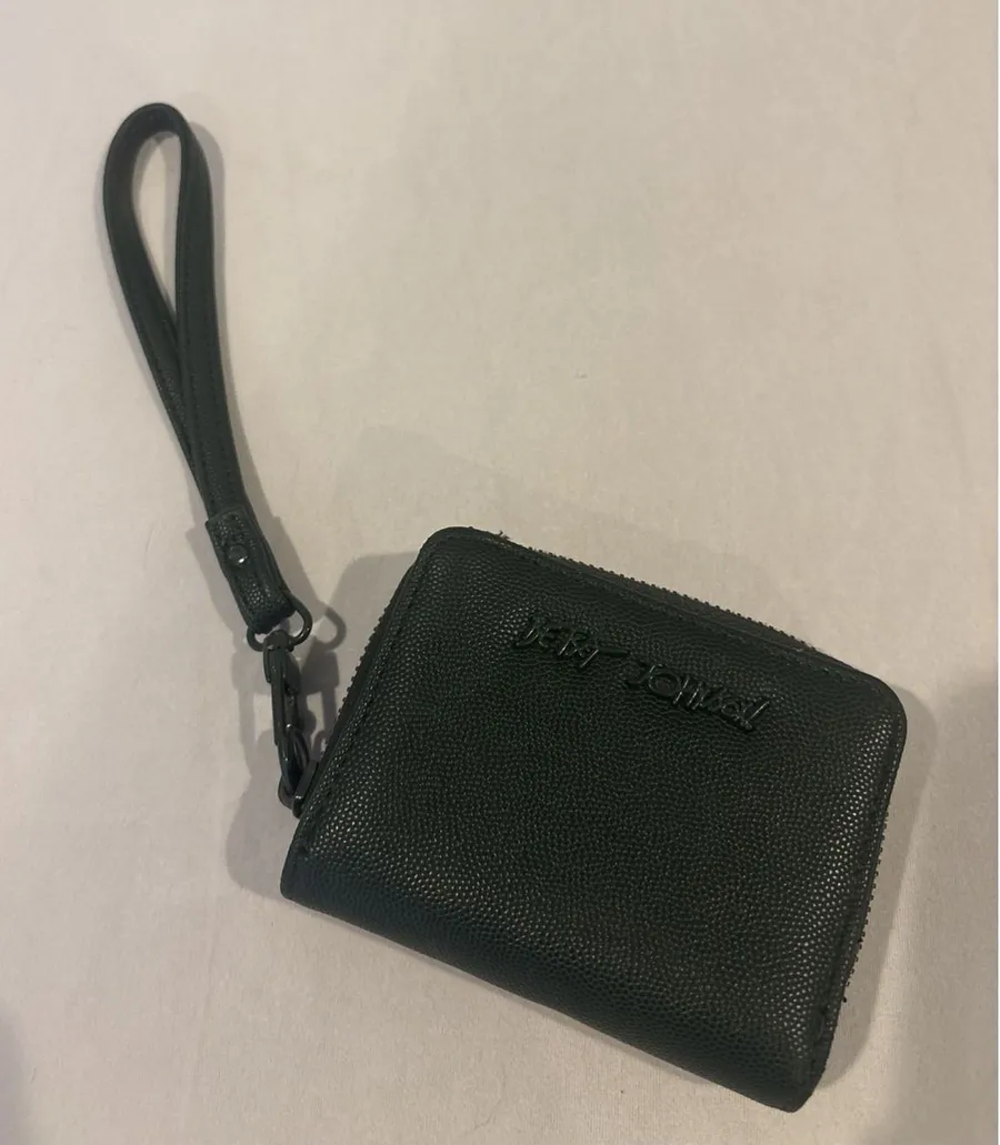 Betsey Johnson XOSKULLY Dark Green Small Zip Around Wallet Wristlet READ