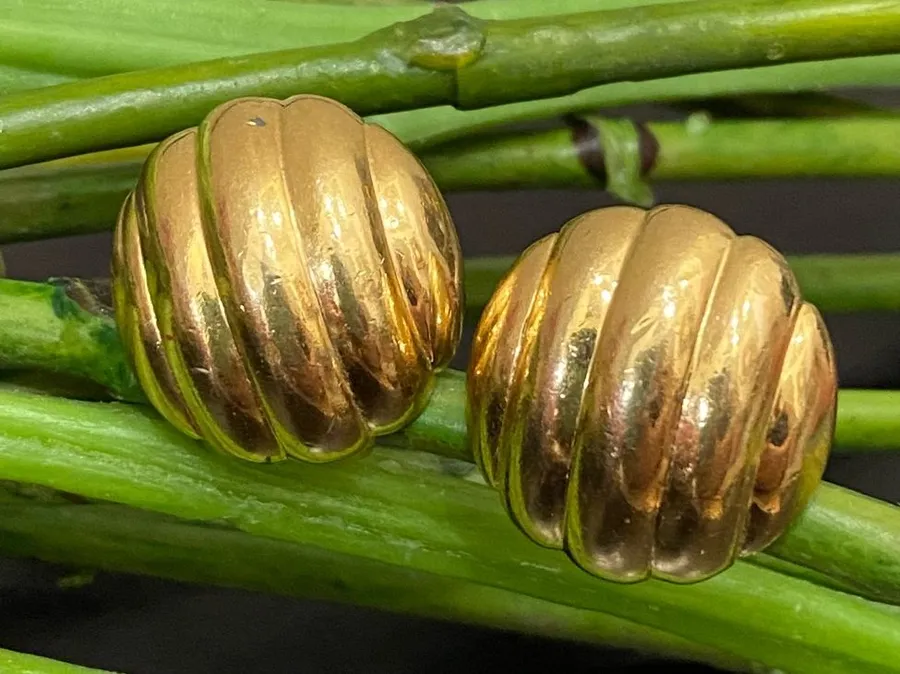 Vintage 60’s TRIFARI Polished Gold- tone Dome Clip On Earrings