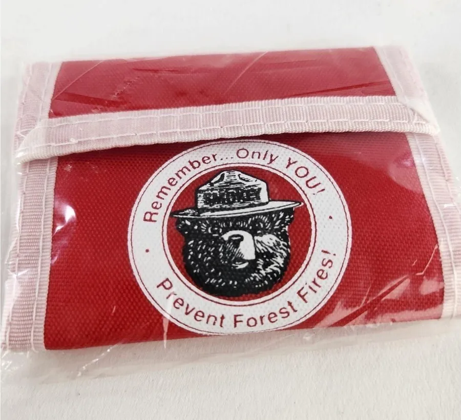 Vintage & Rare Smokey The Bear MLB Cincinnati Reds Baseball Nylon Wallet Resist Red