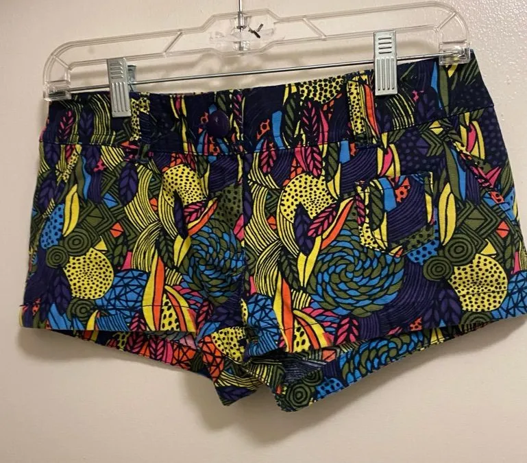 H&M Y2K Womens Juniors Psychedelic Shorts Size 6 Waist 29” Multicolor Feathers
