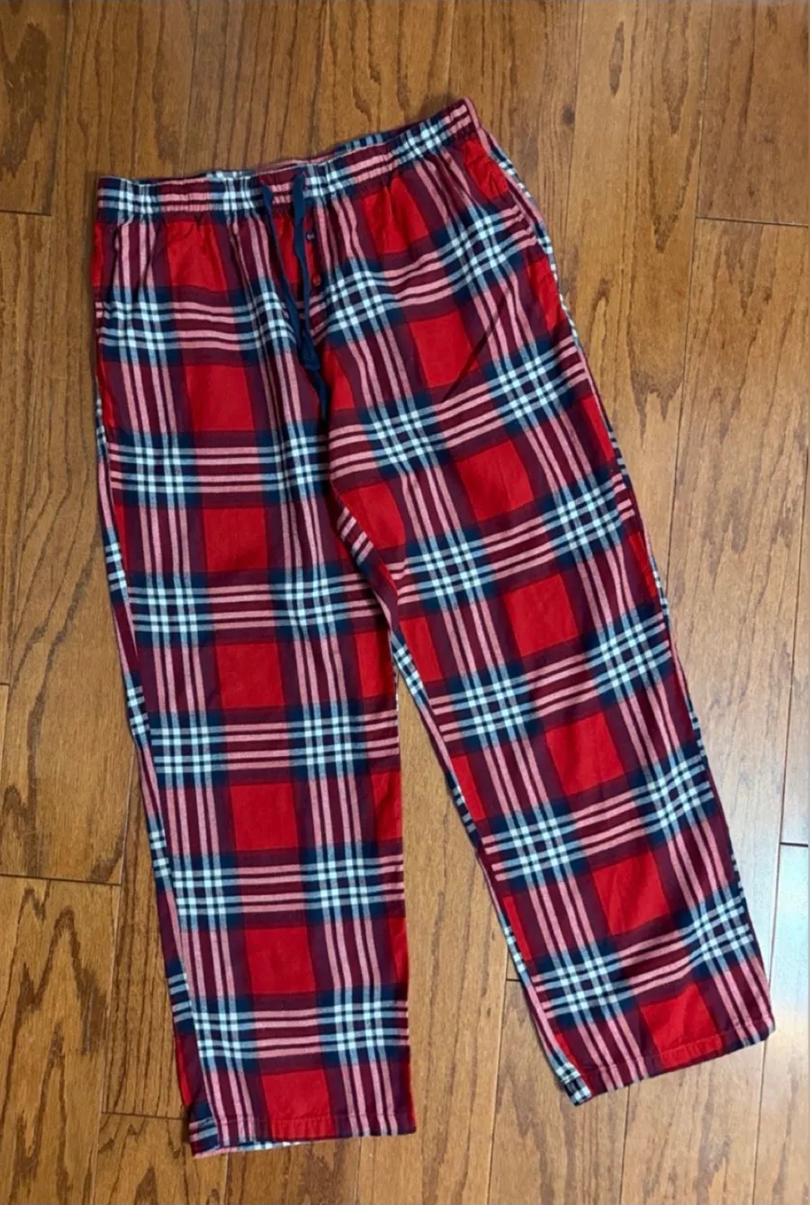 Stars Above Soft Red & Black lounger pants - Size Medium. Excellent condition. refer to measurements for accurate size. Measurements approximately 15” waste x 37” long. Priced to sell at as is condition. Non-smoking home. Don’t like my price, make reasonable offer. And thank you for checking my closet.