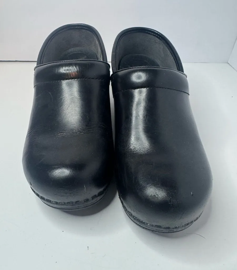 Dansko Black Leather Professional Clogs Women's Size EU39
