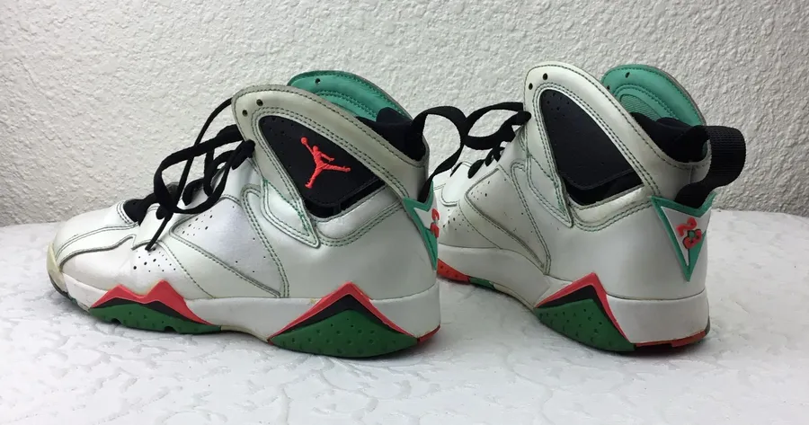 Nike Air Jordan Size 6 Youth Retro Basketball 705417-138 White Verde Sneakers