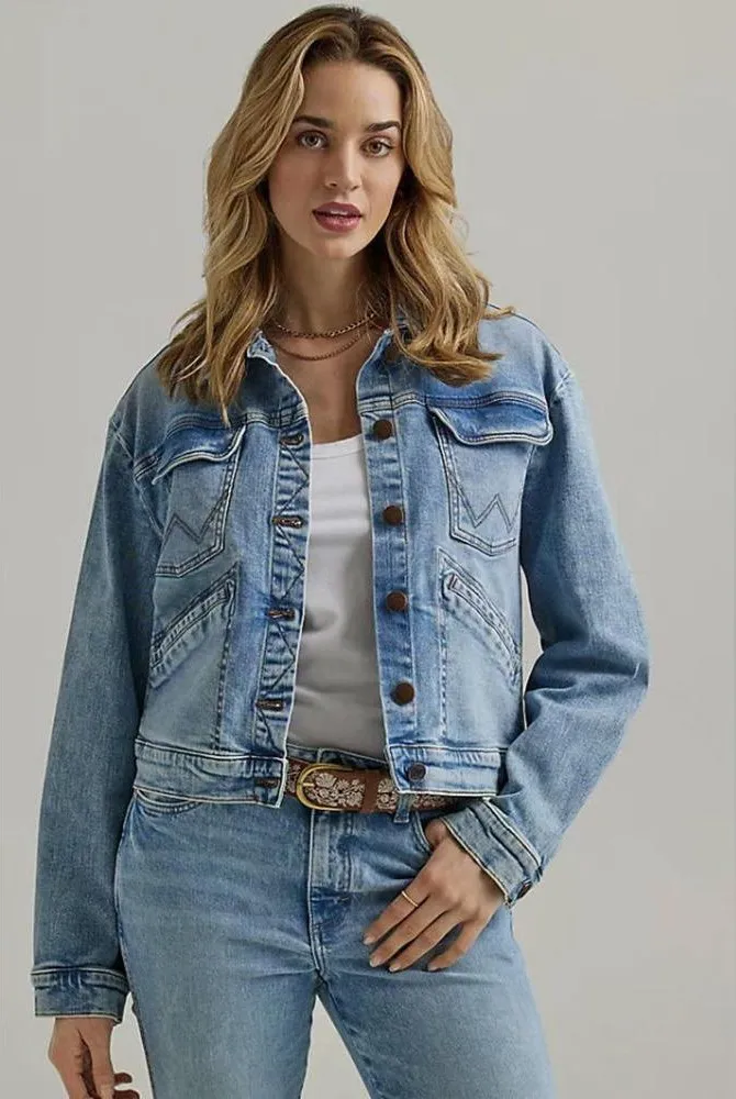 $85 NWOT Wrangler Retro Womens Denim Cowboy Jacket in light wash XL