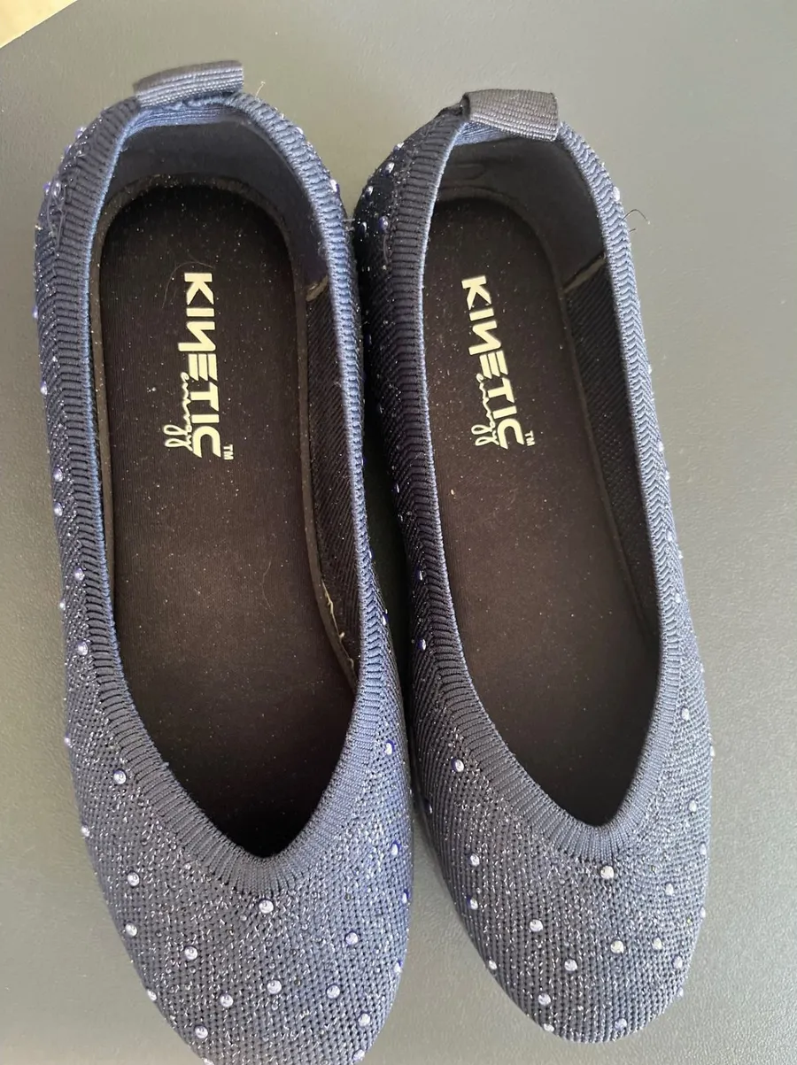 Kinetic Women's Navy Blue Embellished Knit Slip On Ballet Flats Size 8