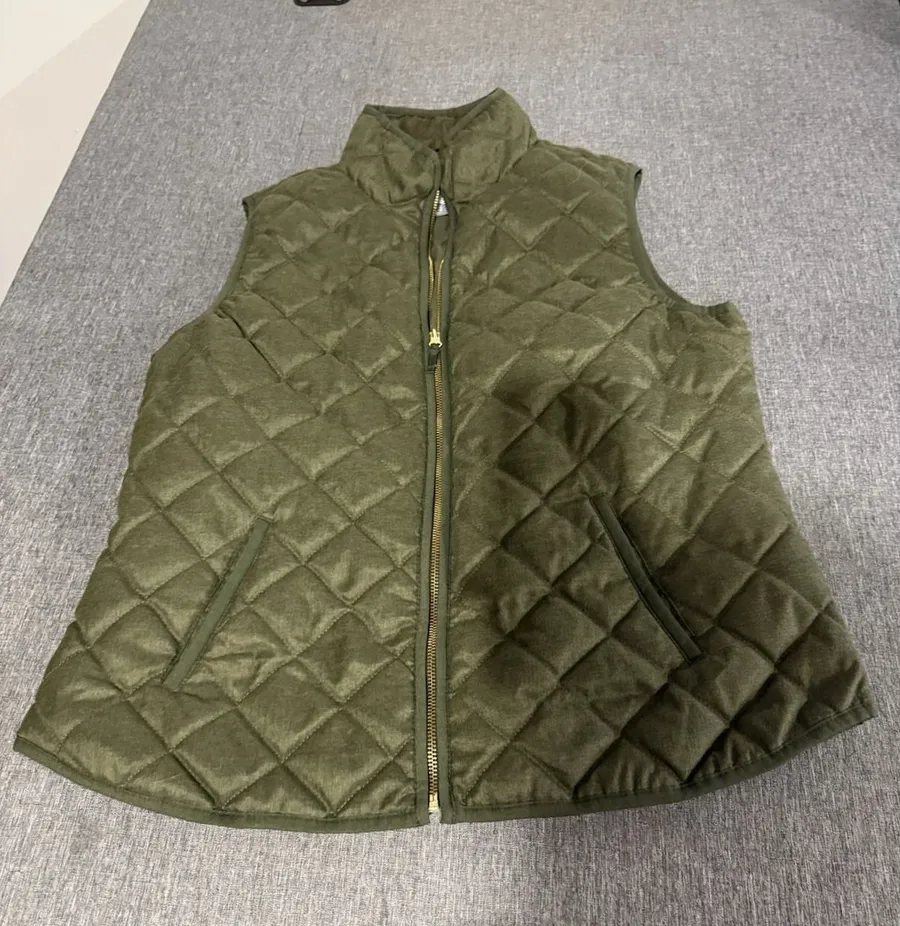 Old Navy Puffer Vest Womens Sz L Green Quilted Full Zip Pockets Outdoors Layer