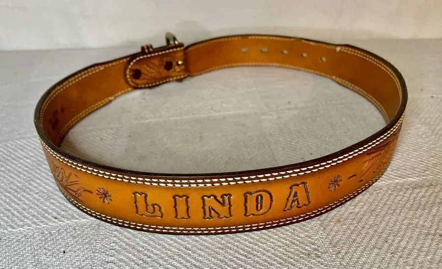 Vintage Western Tooled Leather Belt Pine Pattern& LINDA Across Middle Back Sz 32 Tan