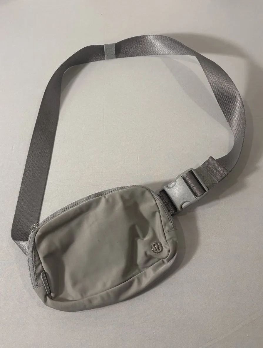 Lululemon Belt Bag Womens One Size Gray Everywhere Crossbody Fanny Pack Nylon