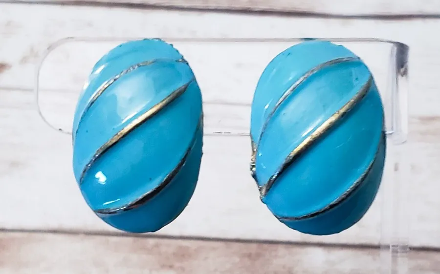 Vintage Clip On Earrings