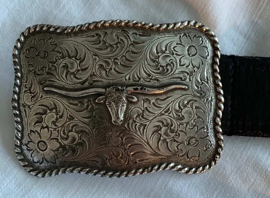 POLISHED & ETCHED DESIGN STAINLESS STEEL BUCKLE & LEATHER BELT.Sz: L