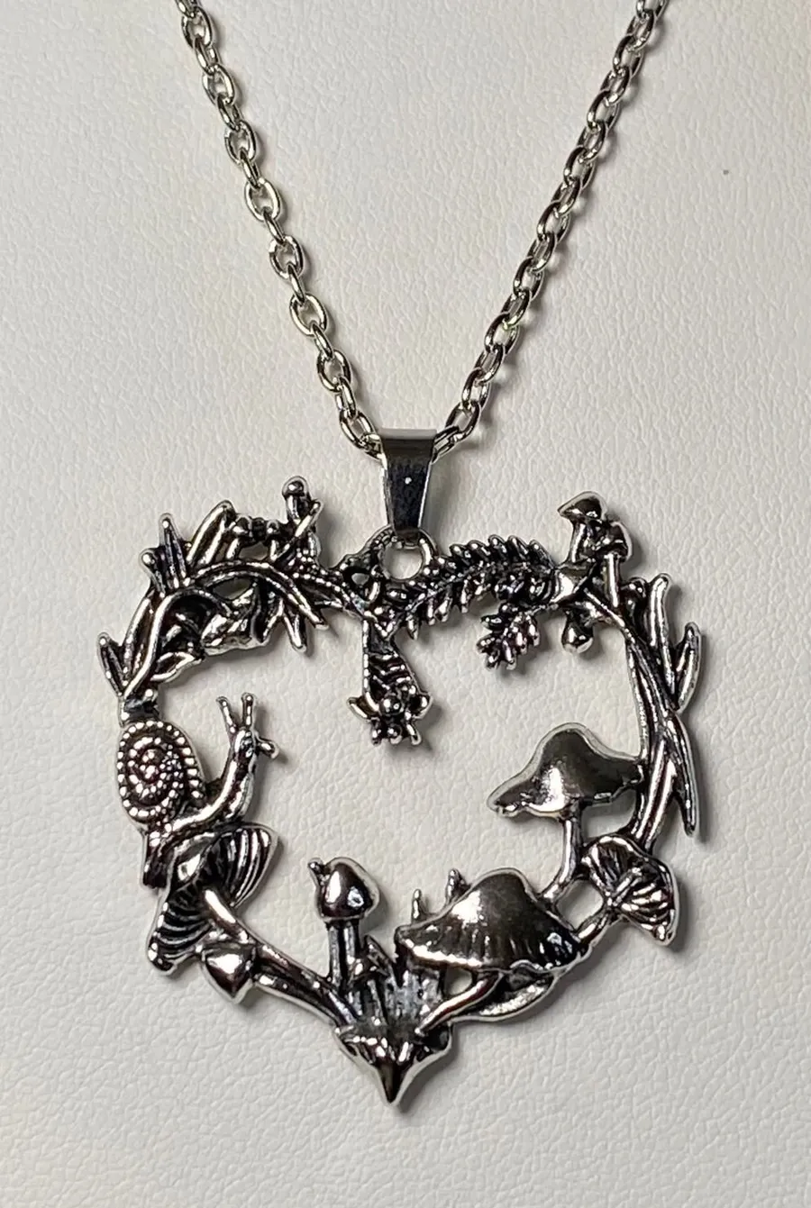 Heart Wreath Necklace Women Silvertone Mushroom Snail Cottagecore Boho 18" New Silver