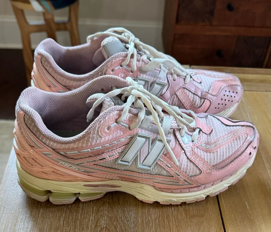 New Balance 1906R Pink Silver Running Shoes M1906NLN Womens 9 Mens 7.5