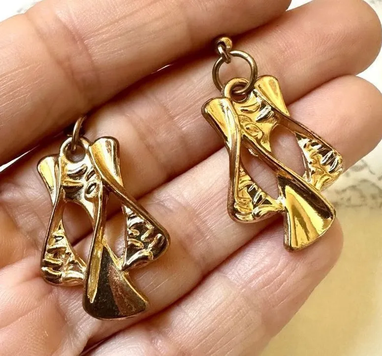 Gold tone drop earrings Gold