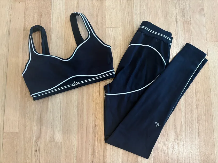 Alo Yoga Airbrush Heart Throb Set