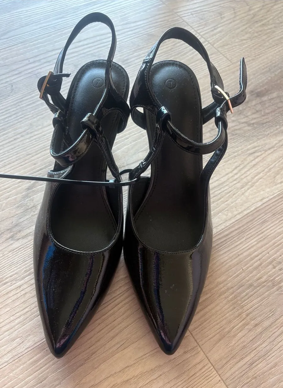 Women's Patent Pointed