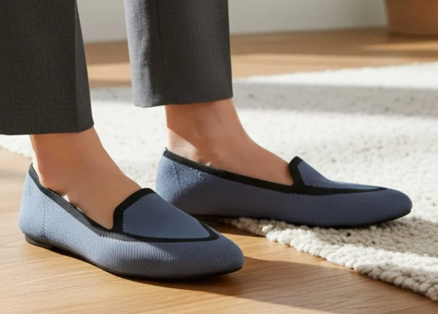 Birdies Women's Dark Blue and Black Washable Wear Everywhere Flat Size 6