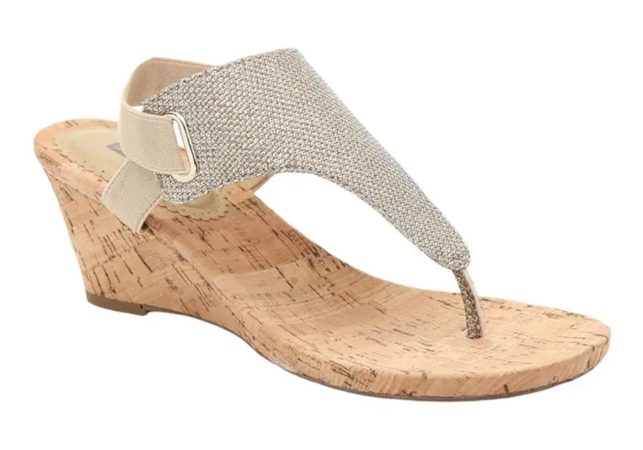 đť…şWhite Mountain Gold Glitter Wedges Size 9.5M