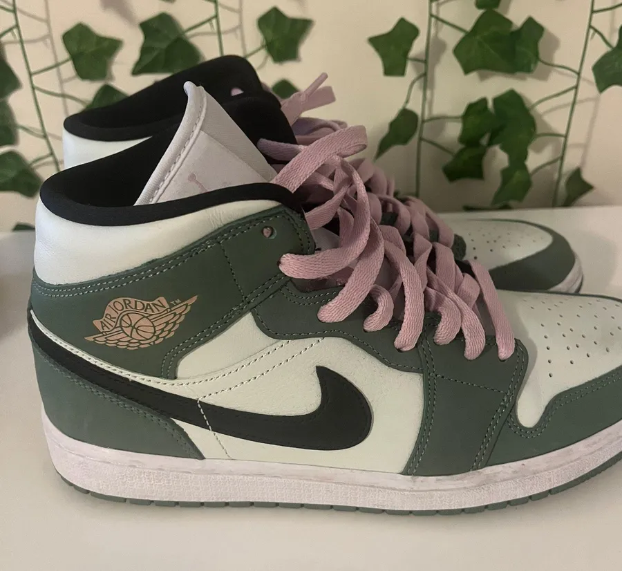 1 Mid Dutch Green