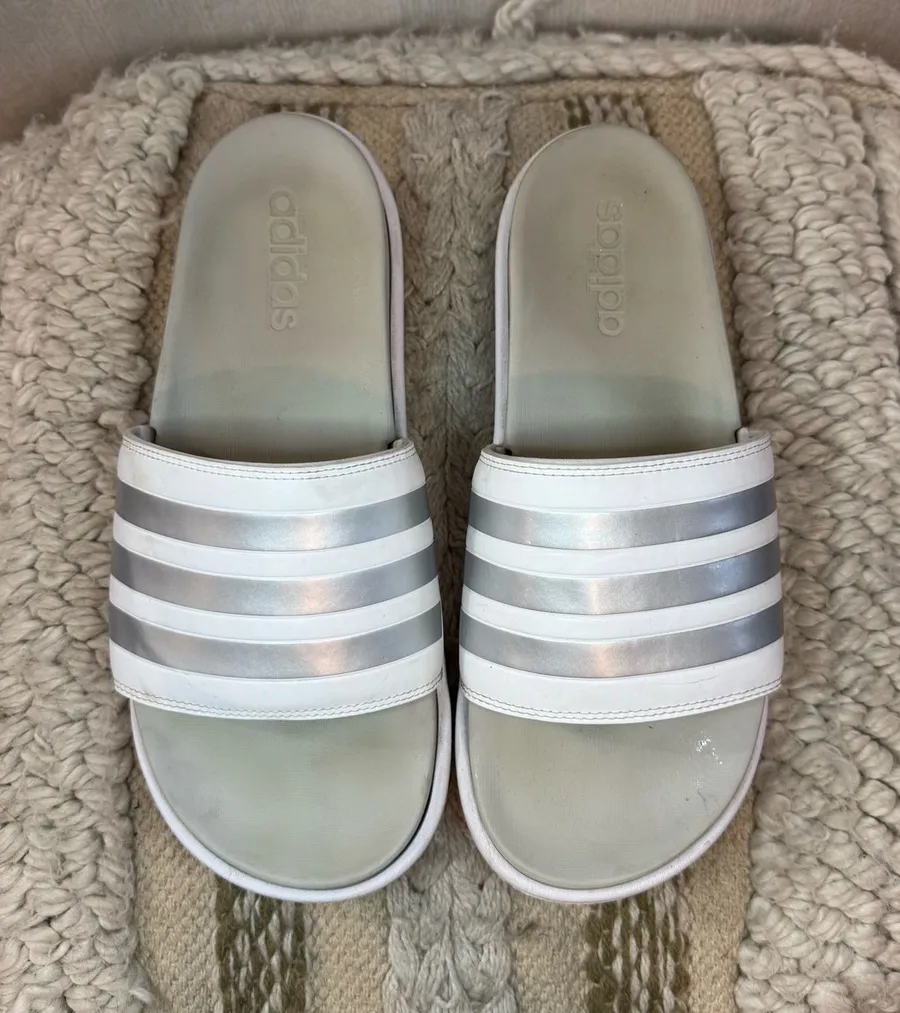 Adidas Adilette Platform Slides White Silver Metallic Women’s Size 11 IE9703