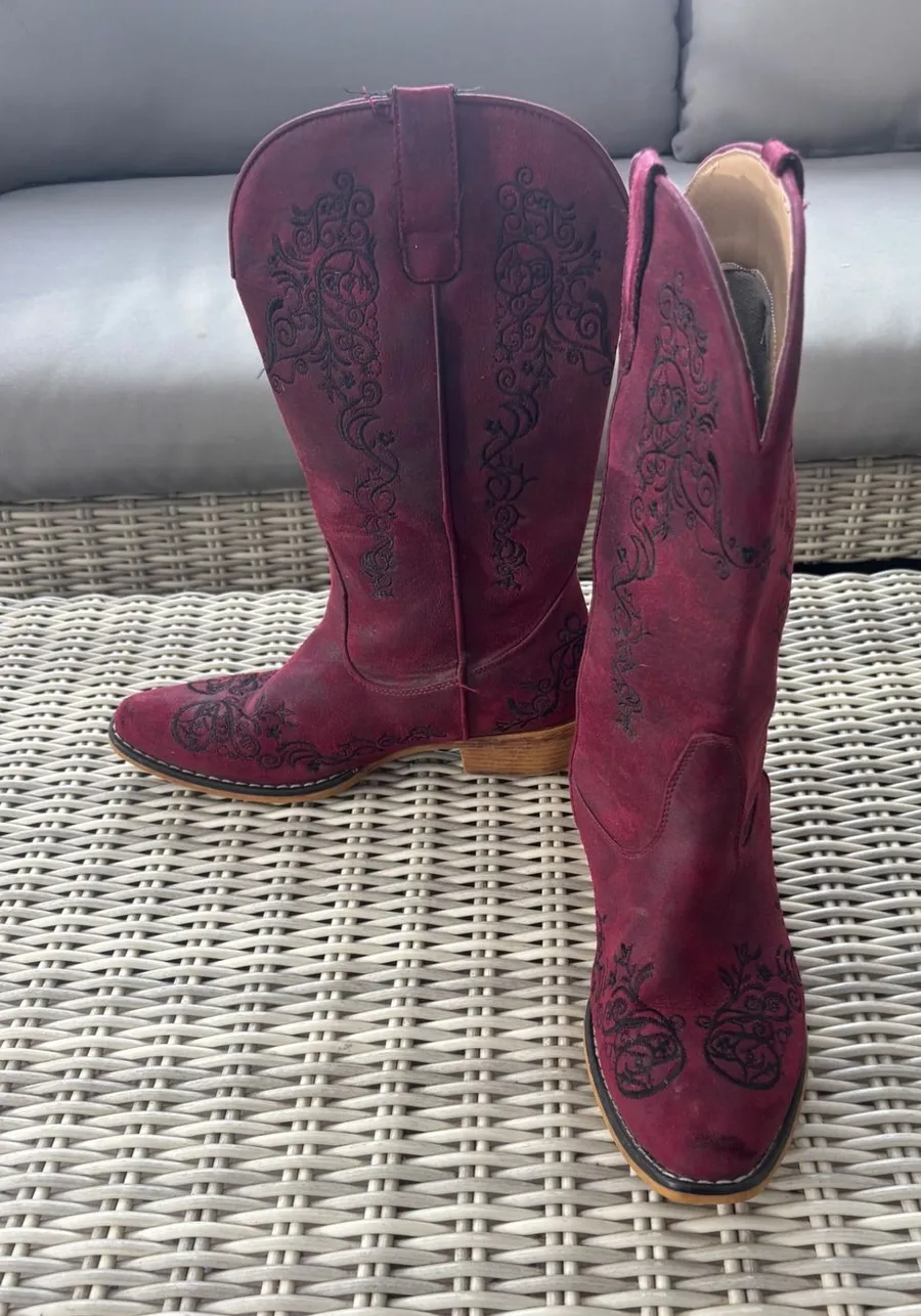 Roper Riley Scroll Embroidered Faux Leather Cowboy Boots 8.5 country concert Red
