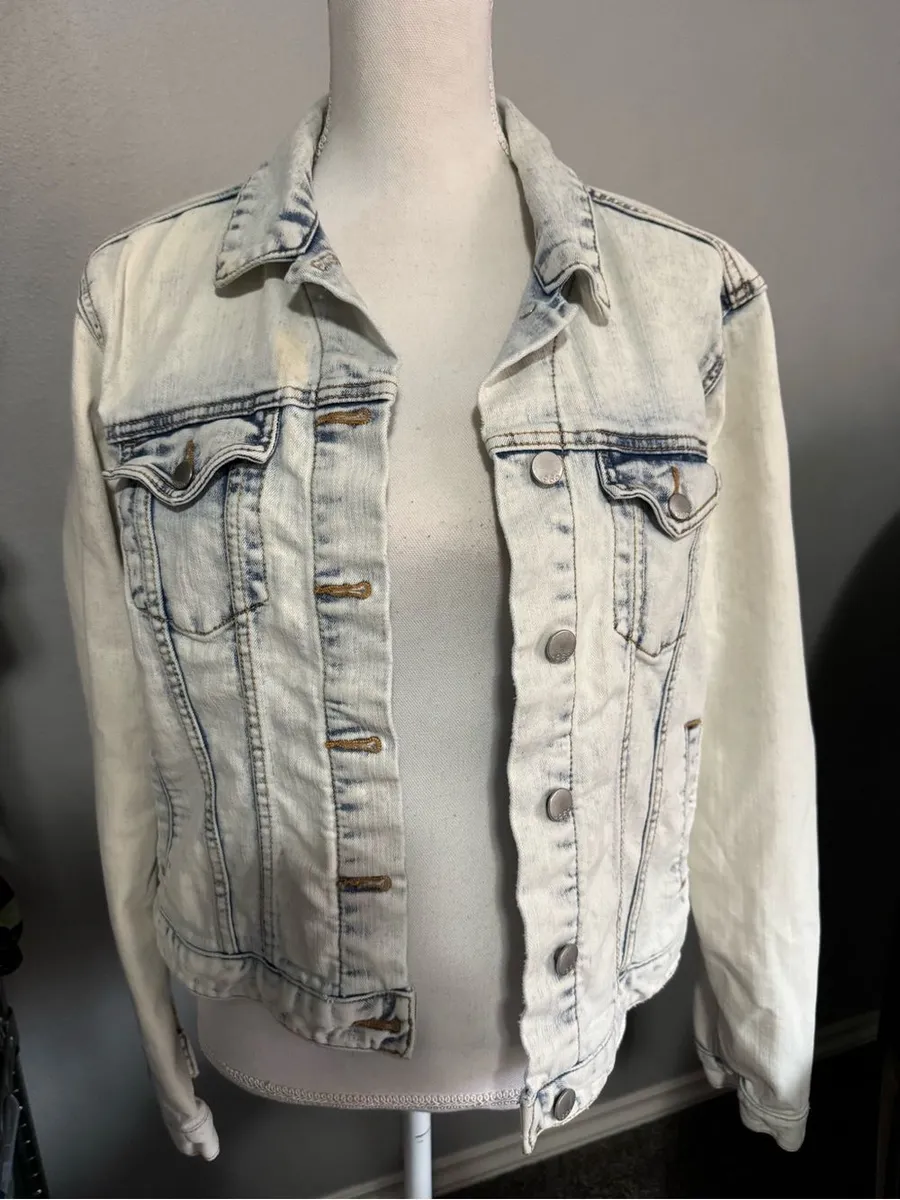 Gap Women's Light Acid Wash Denim Jacket - M