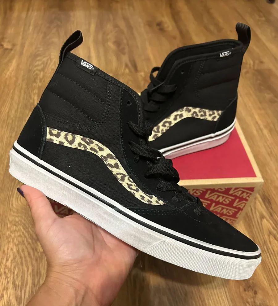 VANS ashwood black animal print lace up shoes sneakers women’s 9 new