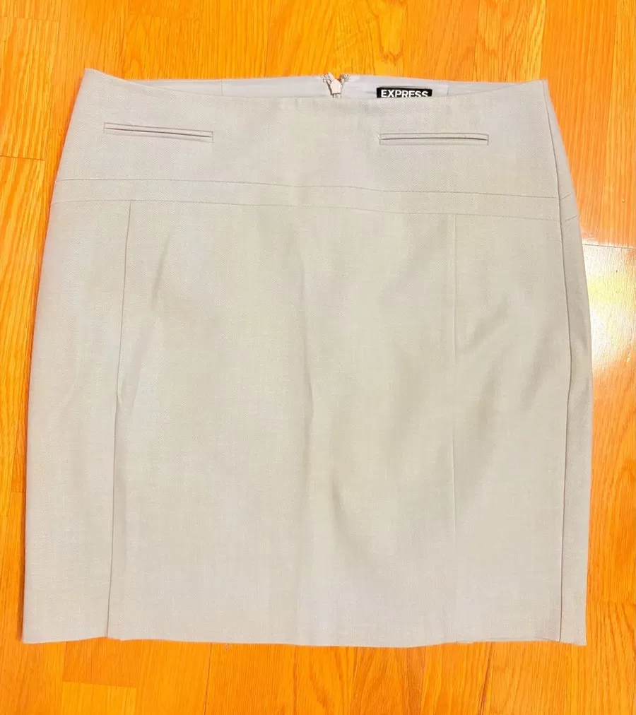 Express Women's Light Gray Professional Office Skirt, Size Small, Stretch Blend,