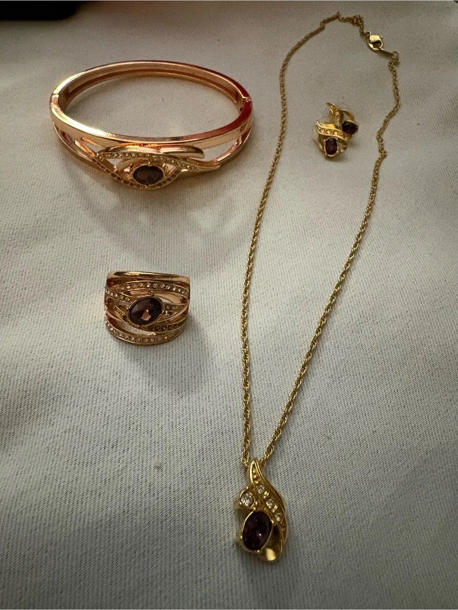 Vintage Avon amethyst set 1995