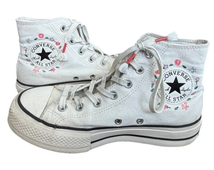 Converse High Tops WOMENS 7 White Embroidered FLOWERS Canvas Chuck Taylor