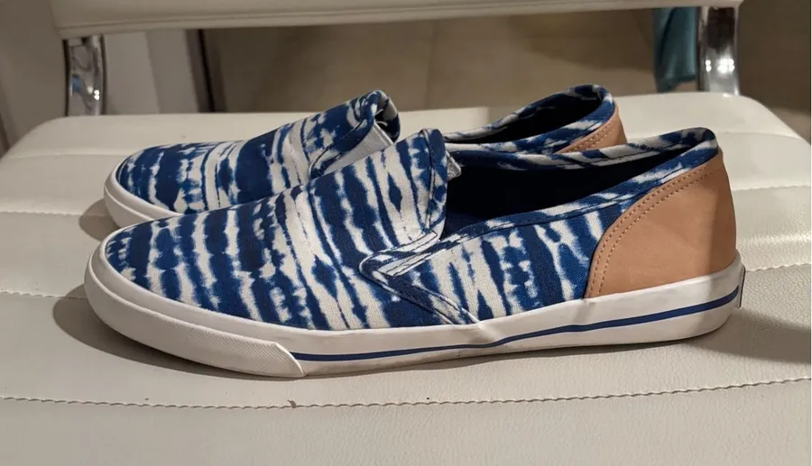 Margaritaville Women Slip On Shoes Tie Dye Blue White Tan Accent Size 5.5