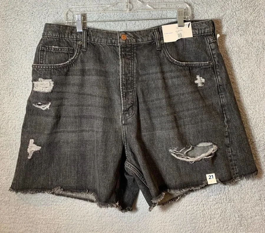 Arizona Jean Shorts Womens Juniors Size 21 Black Distressed Hi-Rise Raw Hem NWT