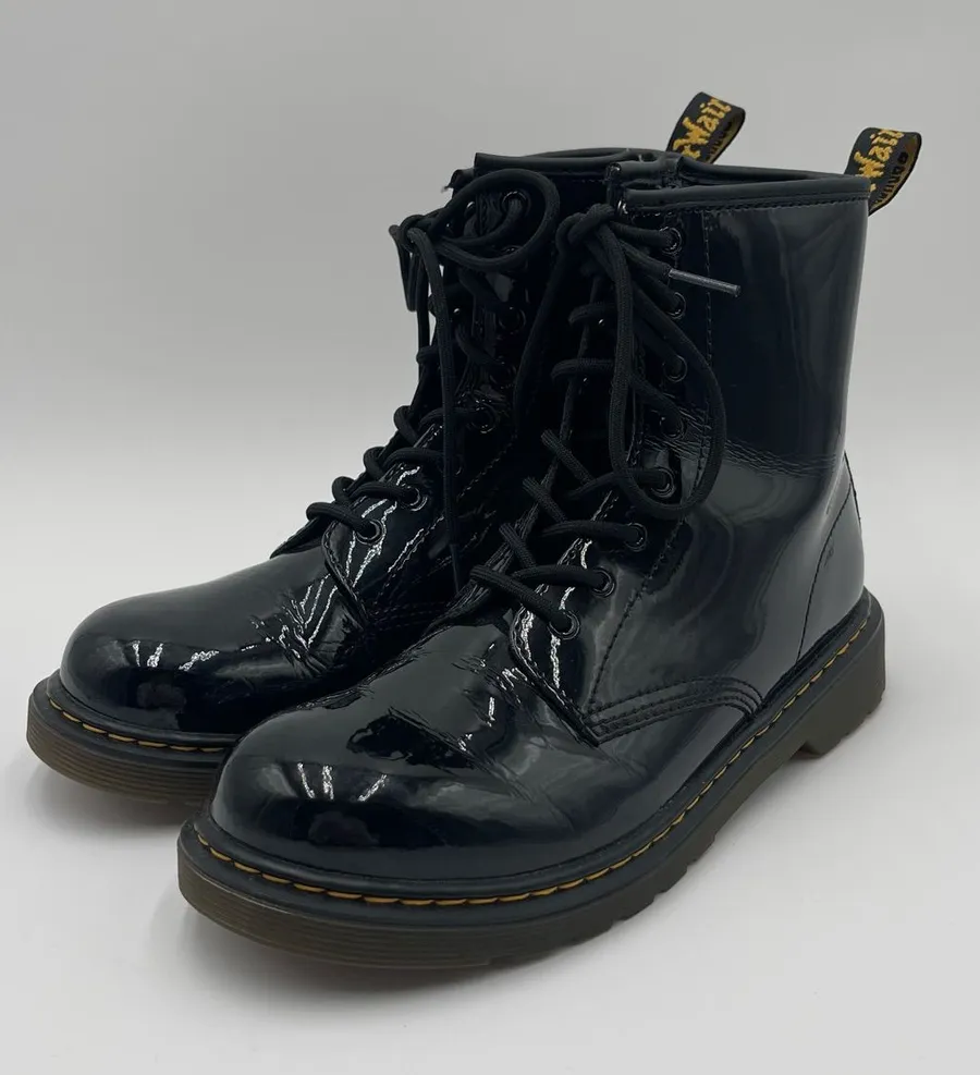 Dr. Doc Martens-Classic 1460 Youth UNISEX Boots Patent Leather Mens 6 Women's 7