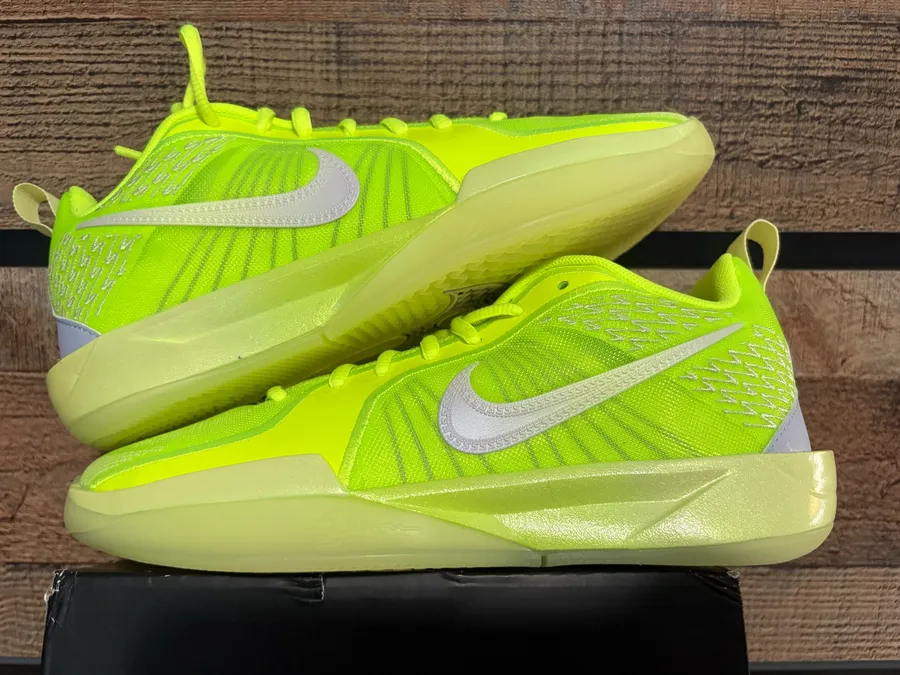 Nike Neon running and basketball sneakers Yellow Size 7