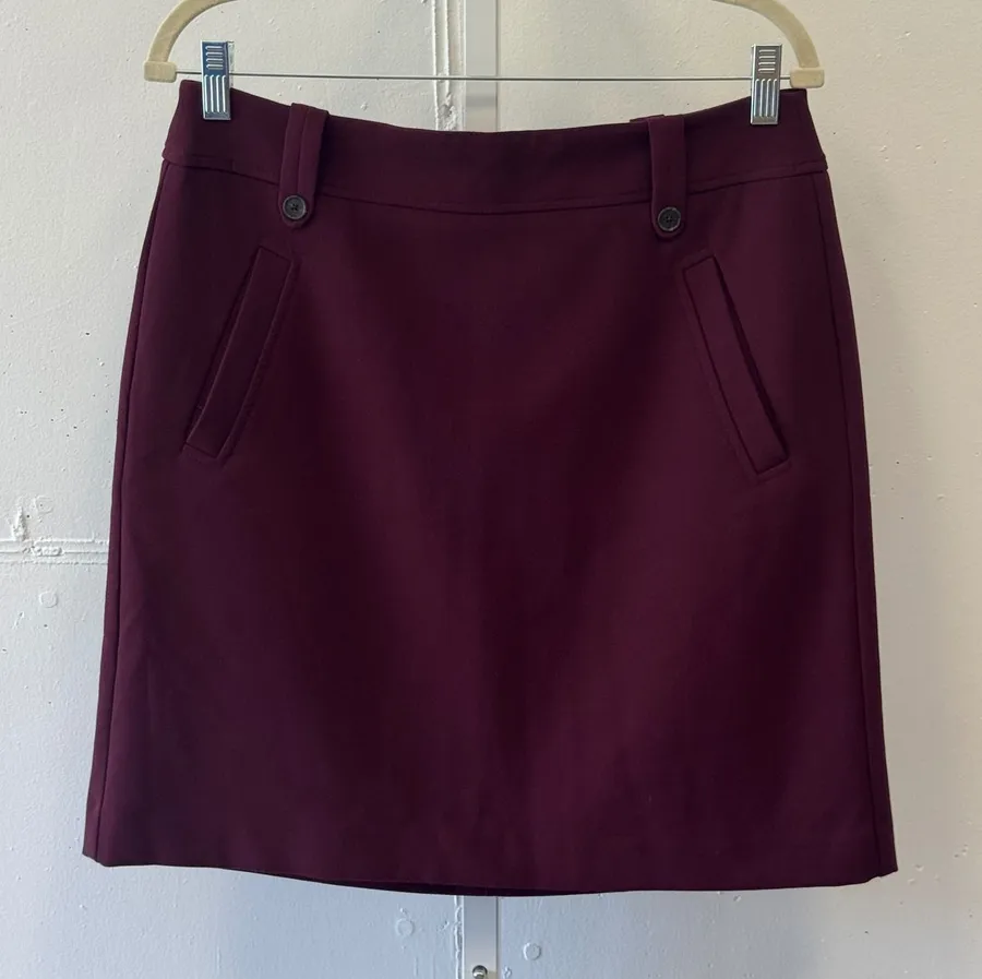 Ann Taylor LOFT Burgundy Maroon Mini Skirt Size 8 A-Line Stretch Pockets Career