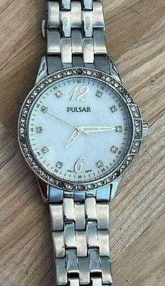 Pulsar Ladies Watch Crystals White Dial Stainless Bracelet