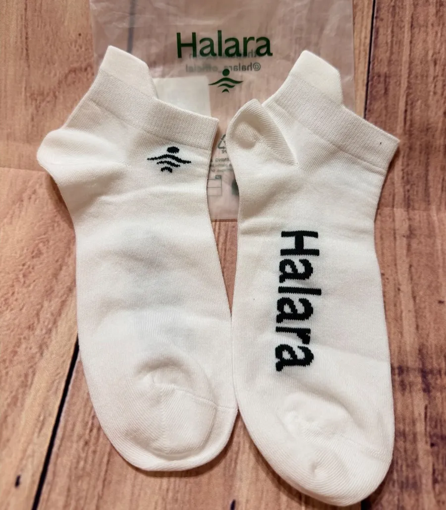 Halara Womens Ankle Socks White Logo Athletic Low Cut Heel Tab One Size NEW