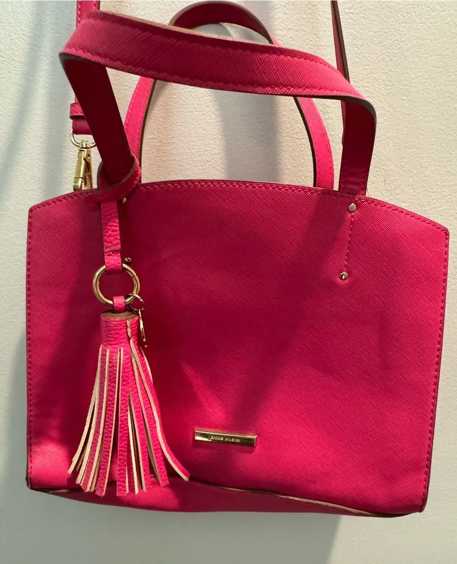 Women’s Anne Klein Shoulder Tote/Bag Pink satchel w/gold hardware & tassel