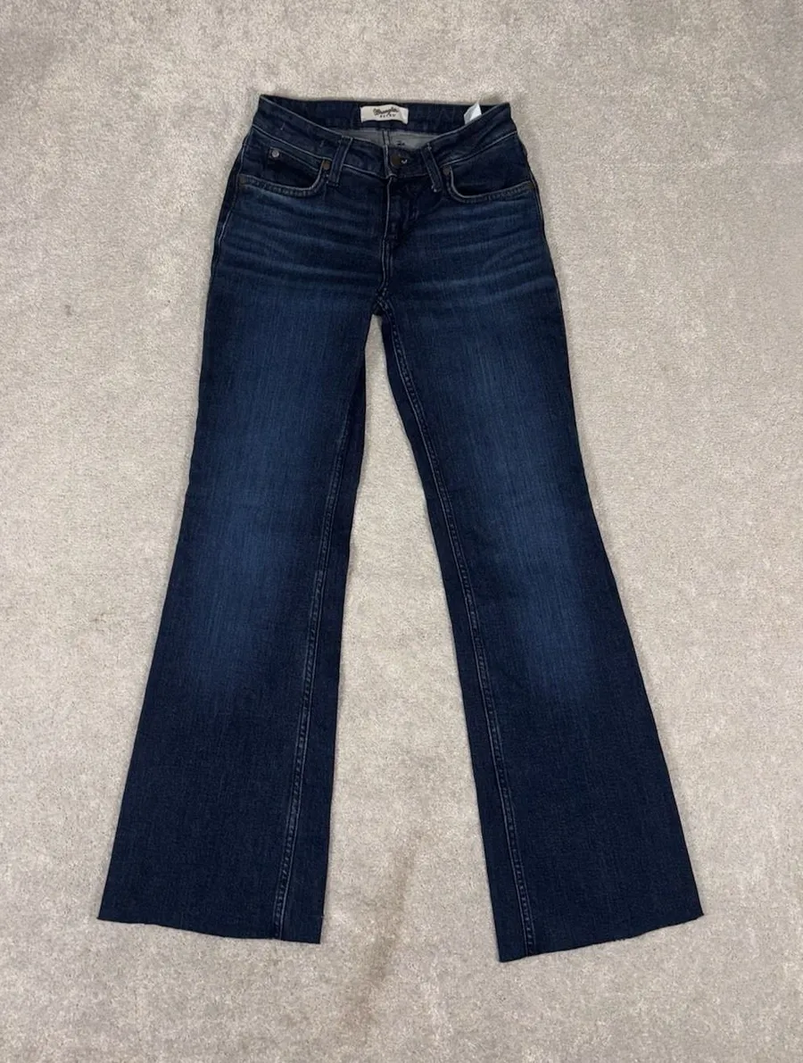 wrangler mid tise trouser raw hem size 24x30 dark wash Cut To 30in Inseam