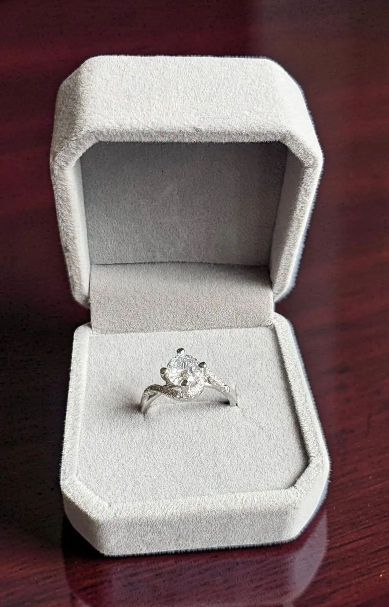 Classic Solitaire Cubic Zirconia Engagement Ring in Silver Size 6